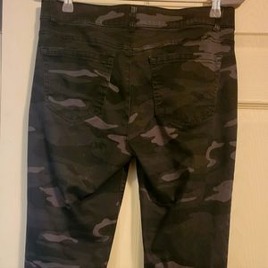 Ab Solution Tapered-leg Camo Pants
